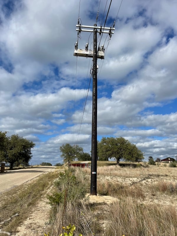 An IntelliRupter fault interrupter installed on BEC’s system.